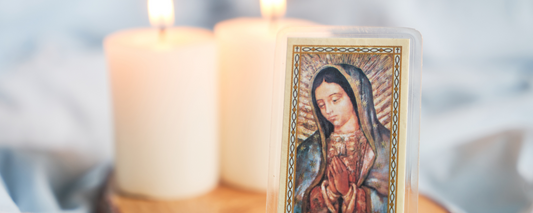 Qué significado tienen las imágenes religiosas en el arte funerario