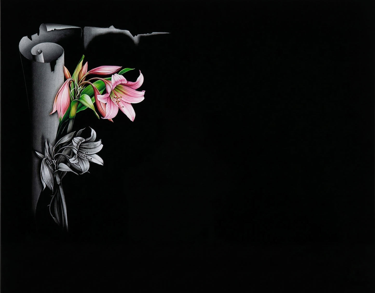 "Lápidas personalizadas con el grabado de lirios rosas. Arte sacro de alta fidelidad en granito negro con tecnología láser HD. 50 años de garantía y respeto."