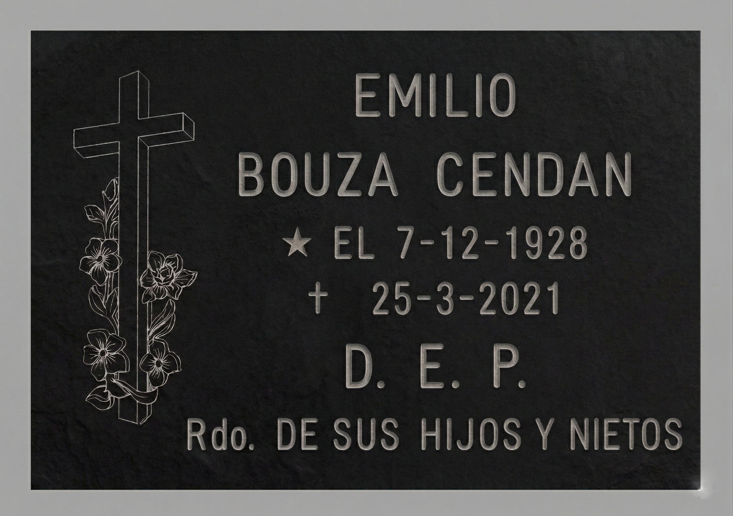 Placas de aluminio cruz rosas con acabados premium negro mate