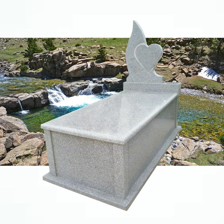 Lápida Modelo Corazón en Granito gris Quintana de 5 cm | Ref. LA 852 Madrid