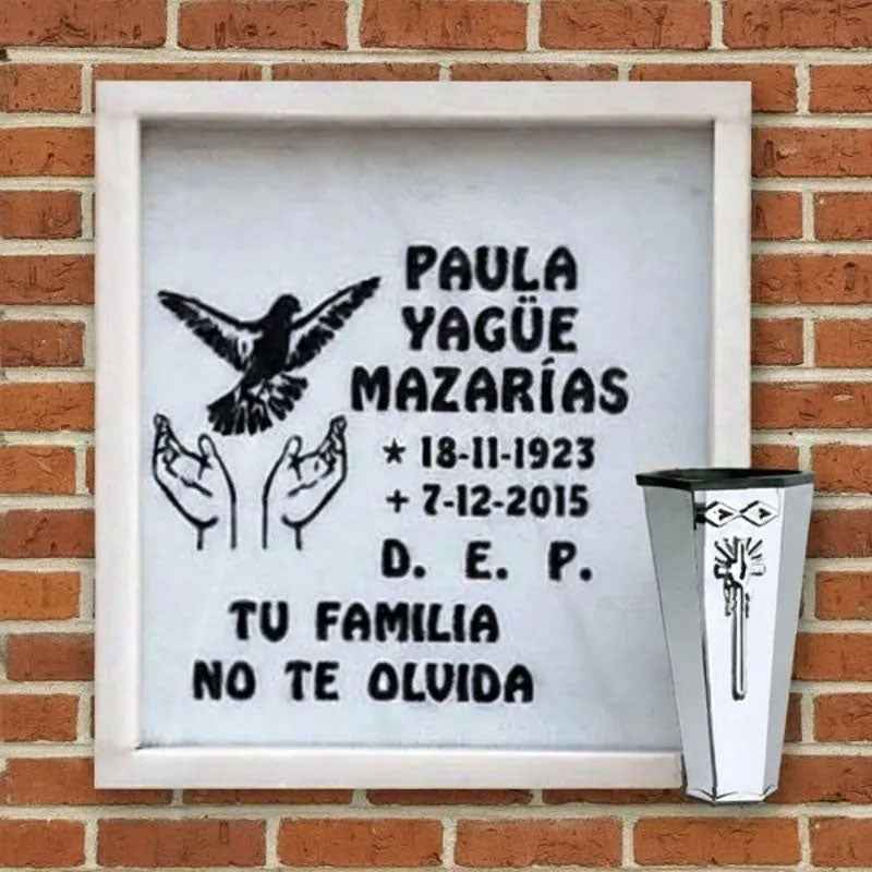 Columbario de Mármol Paloma al Vuelo Grabada y Jarrón Inox - Madrid