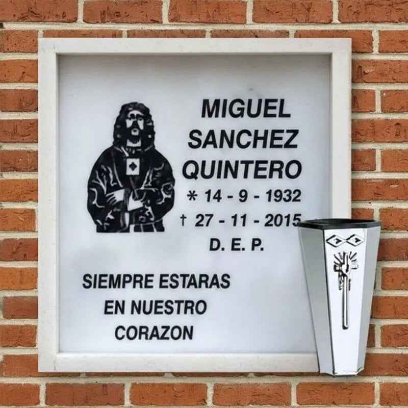 Columbario Cristo de Medinaceli y Jarrón Inox - Madrid