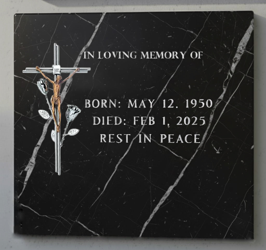 La cruz para decoración de lápidas modelo AI 2324 está fabricada en acero inoxidable, un material resistente, elegante y especialmente adecuado para exteriores.