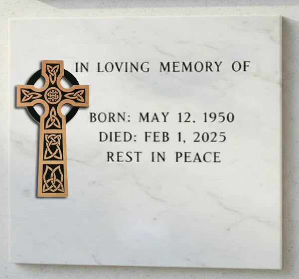 The Celtic Cross model BR 2636 is crafted in bronze, a classic material in funerary art thanks to its strength, durability, and timeless beauty.