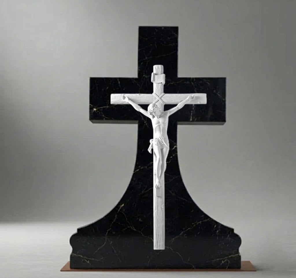 La Cruz de tronco con Cristo modelo MR 6184 está elaborada en mármol sintético de 123 cm