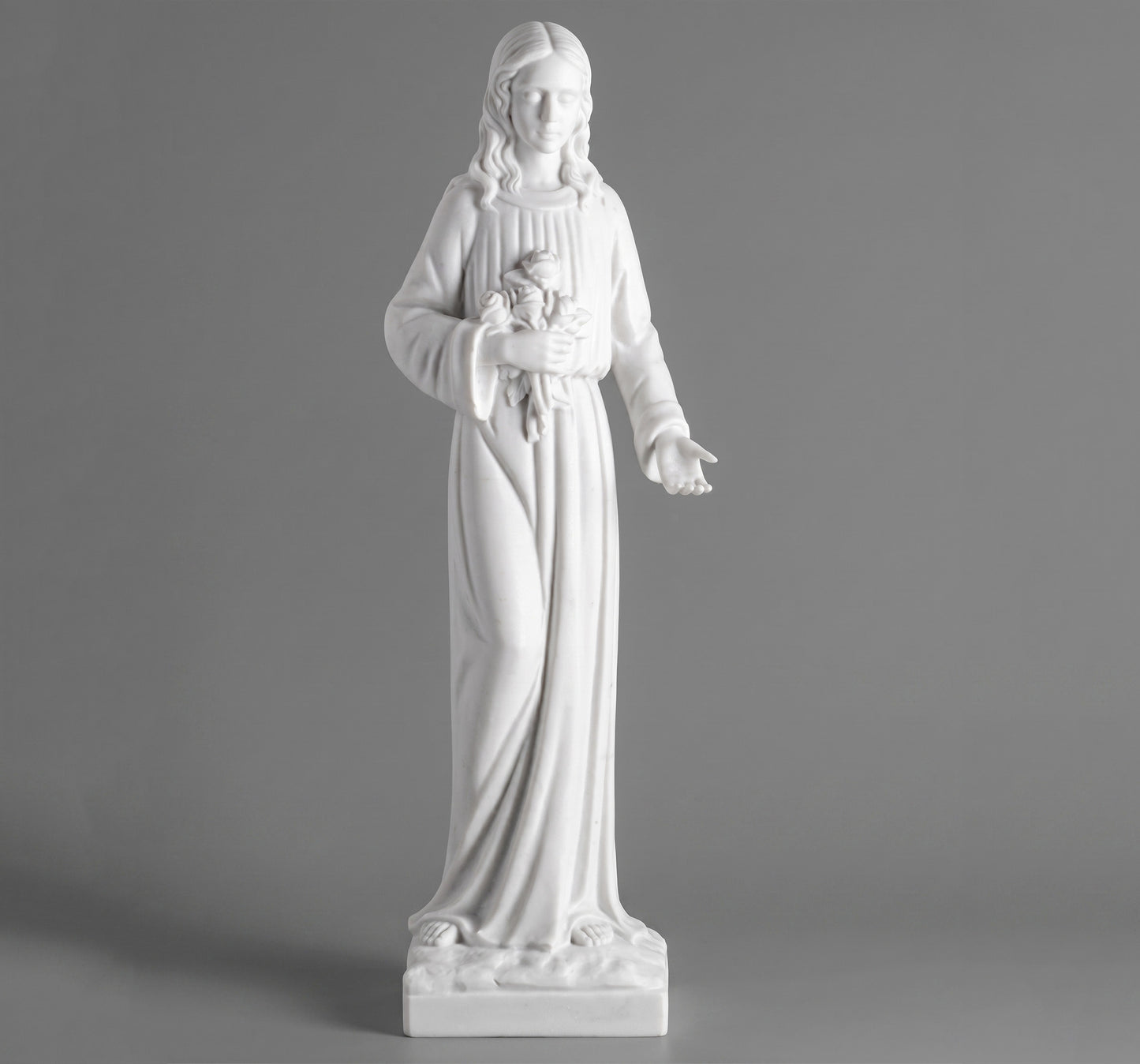 Compra la Escultura Joven Ofrenda de 88 cm (MR 6904). Fabricada en mármol sintético de alta resistencia, ideal para fijación a suelo en cementerios o jardines.