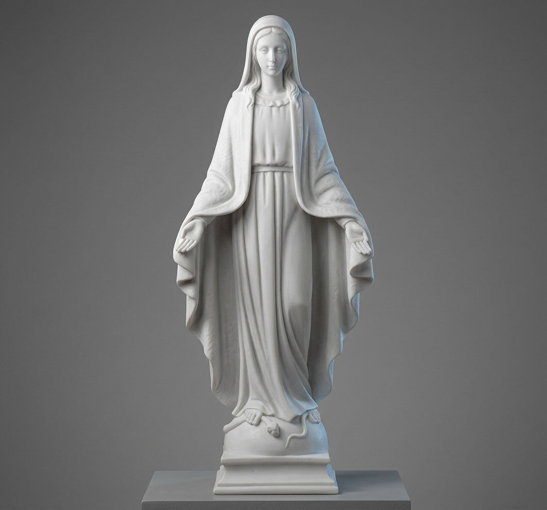 Virgen Milagrosa en marmolina de alta calidad. Disponible en 42, 52 y 120 cm. Escultura resistente a exteriores, ideal para jardines, altares y panteones.