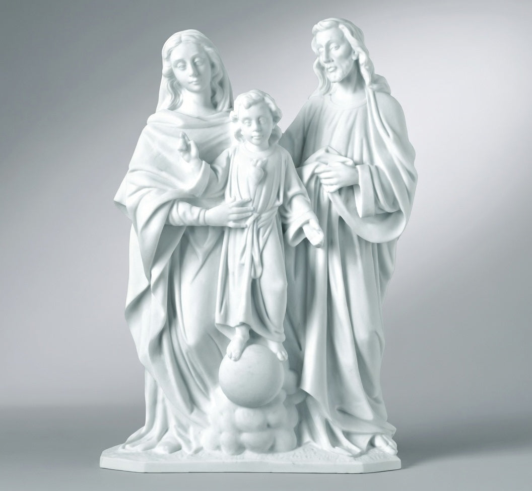 Imagen religiosa de la Sagrada Familia en mármol sintético modelo MR 6344, diseñada para la decoración de lápidas grandes, nichos y frentes de panteón con alta durabilidad.