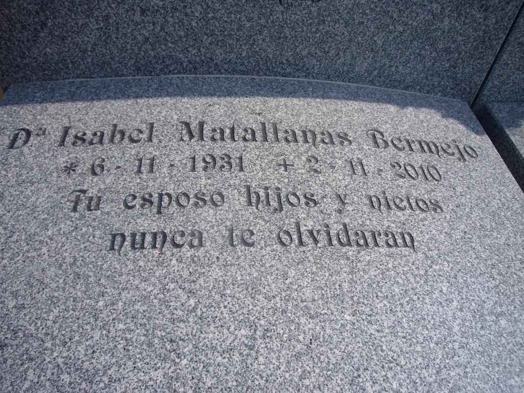 Inscripción en Letras Grabadas Raphael Arenadas para Sepulturas | Madrid | Memorial Spain