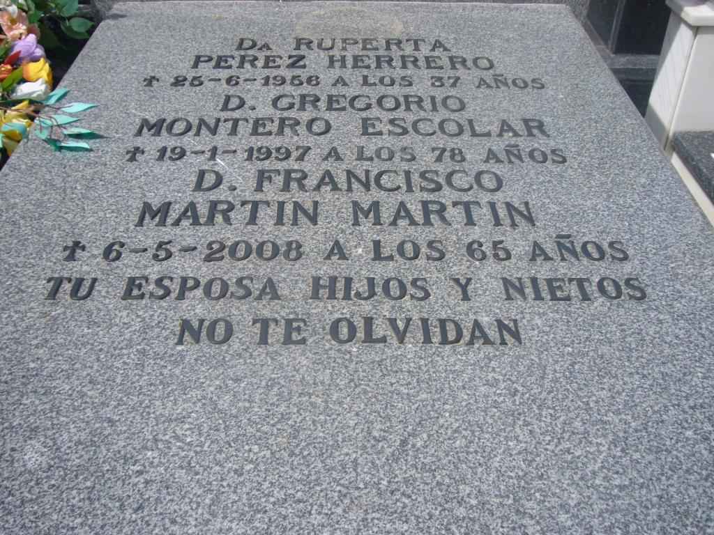 Inscripción Sepultura Letras Bronce Tradicionales en Lápidas Madrid
