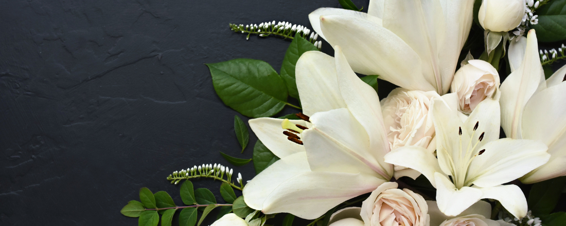 El significado de las flores en el arte funerario