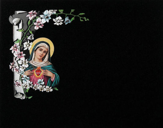 "Lápidas personalizadas con el grabado del Corazón de María. Arte sacro de alta fidelidad en granito negro con tecnología láser HD. 50 años de garantía y respeto."