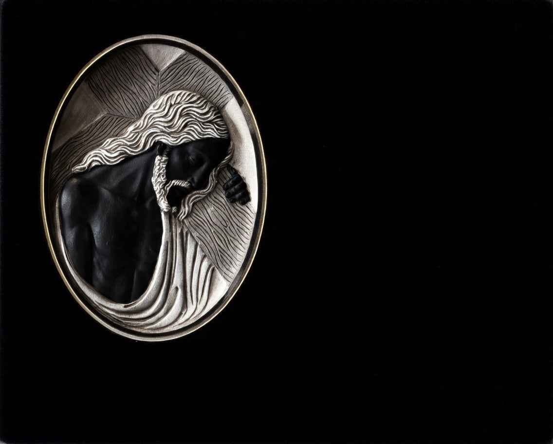 Lápida de Nicho en Granito Negro con Cristo Nazareno Tallado