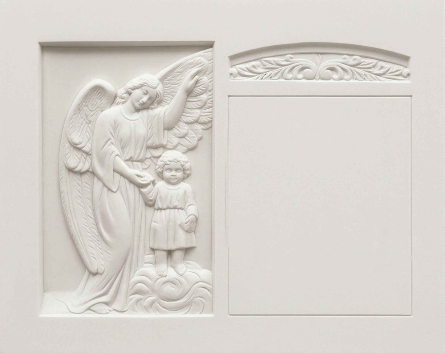 Lápida de Nicho en Mármol Blanco con Ángel de la Guarda Tallado