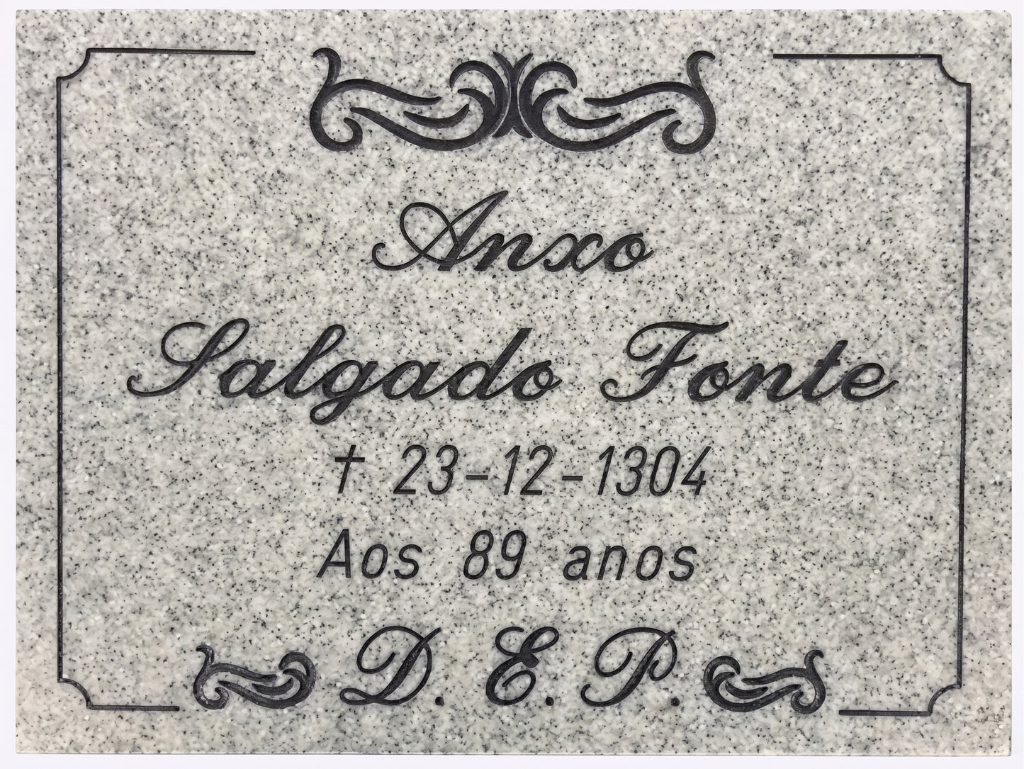 Placas de piedra artificial con un acabado realista de imitación granito. Máxima elegancia y resistencia exterior. ¡Personaliza la tuya hoy!