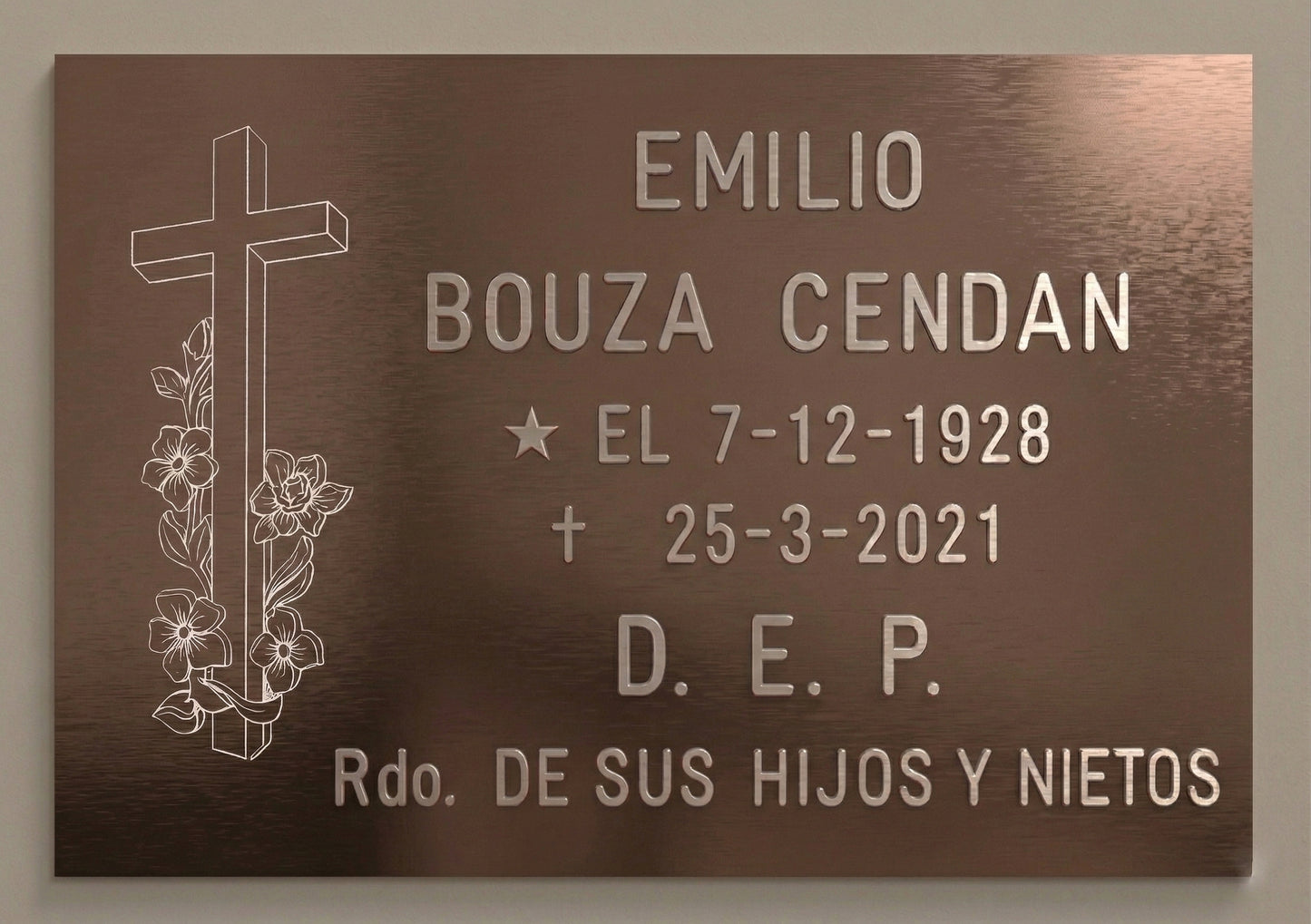 Placas de aluminio cruz rosas con acabados premium aluminio bronce mate