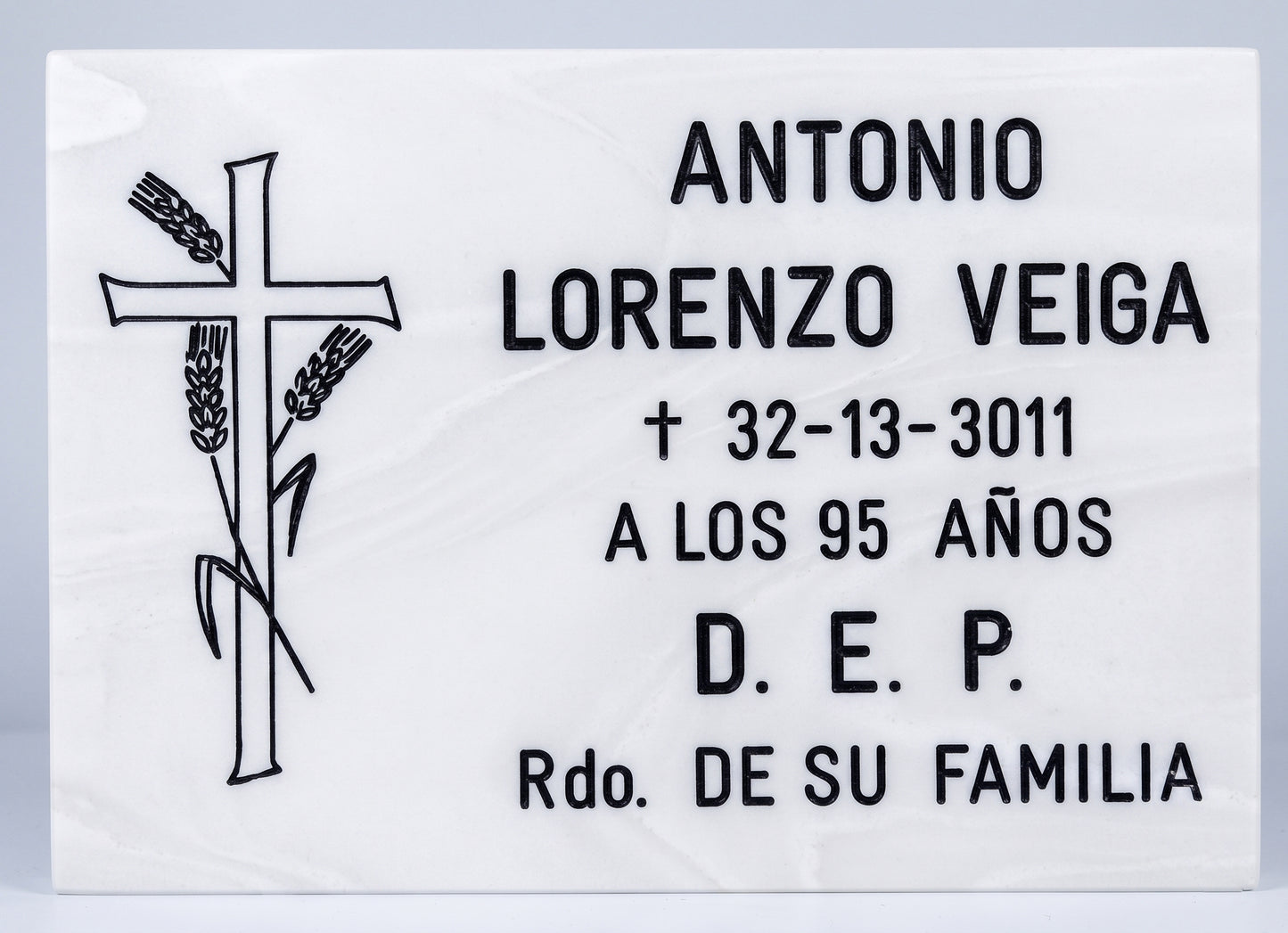 Placas de piedra artificial con un acabado realista de imitación mármol de Carrara. Máxima elegancia y resistencia exterior. ¡Personaliza la tuya hoy!
