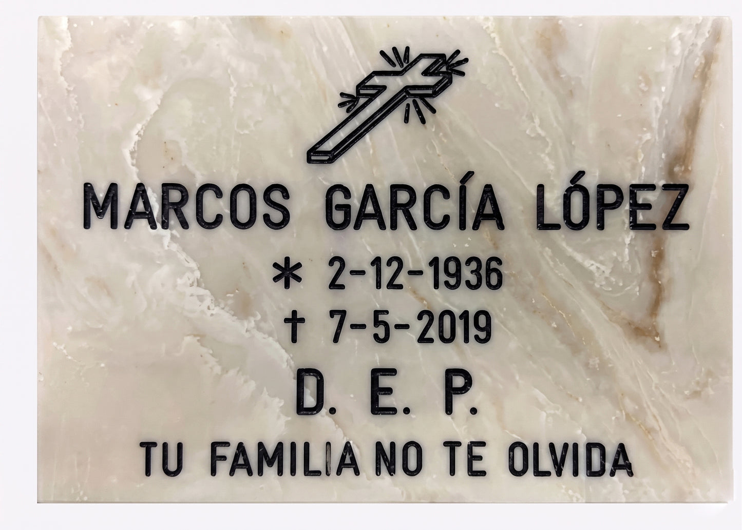 Placas de piedra artificial con un acabado realista de imitación mármol crema. Máxima elegancia y resistencia exterior. ¡Personaliza la tuya hoy!