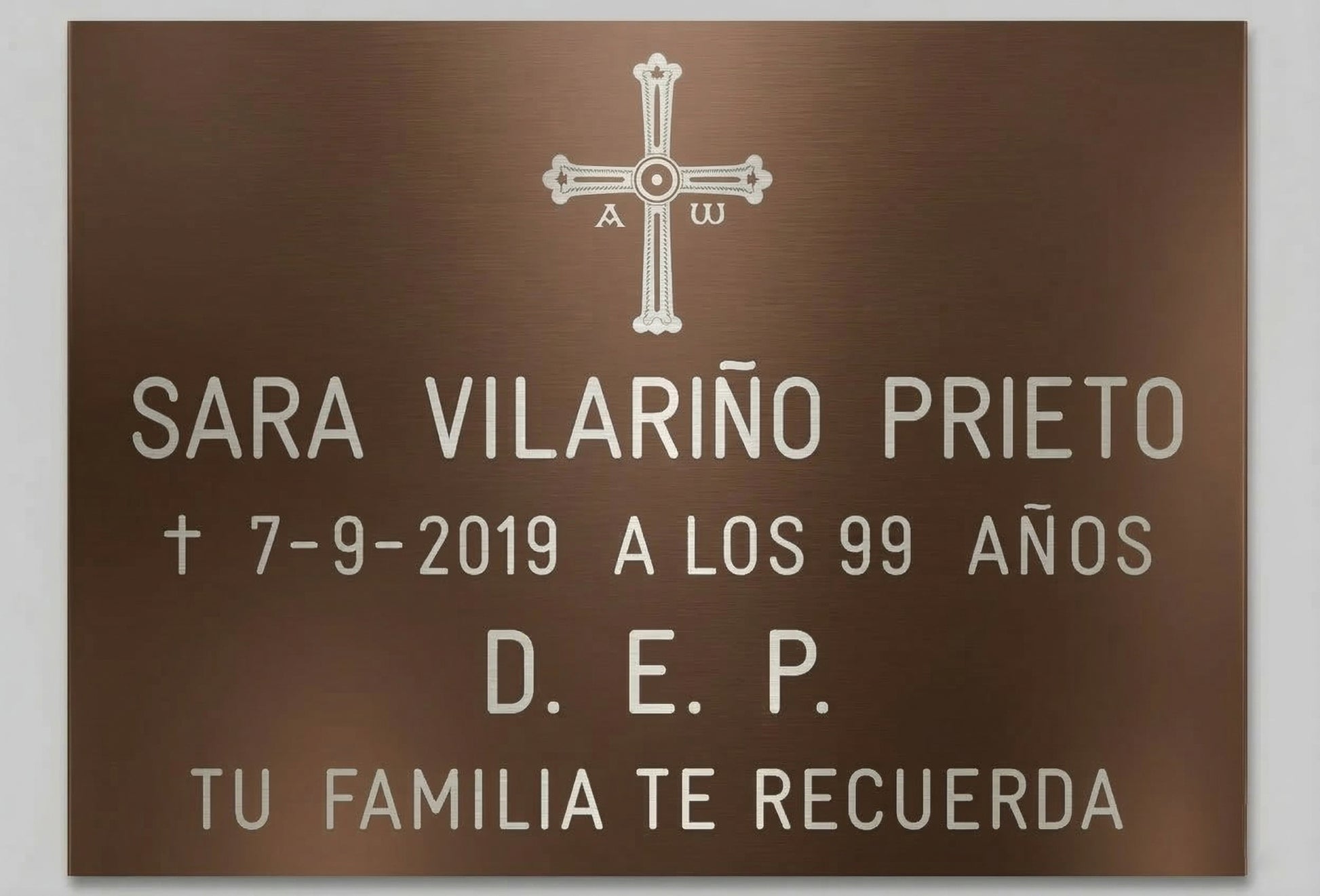 Placas de aluminio bronce viejo ASTURIAS con acabados premium
