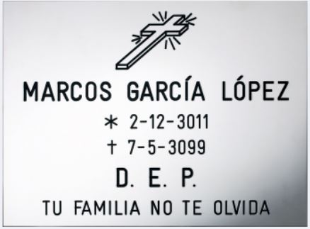 Placas RM02 en acero inoxidable brillo. Grabación personalizada incluida. Medidas: 15x10, 18x12, 24x12, 25x15 y 30x20 cm. Entrega en 7–10 días.