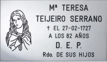 Placas RM08 de acero inoxidable en acabado brillo con grabación personalizada. Medidas: 15x10, 18x12, 24x12, 25x15 y 30x20 cm. Entrega en 7–10 días. Contacto: info@memorialspain.com.