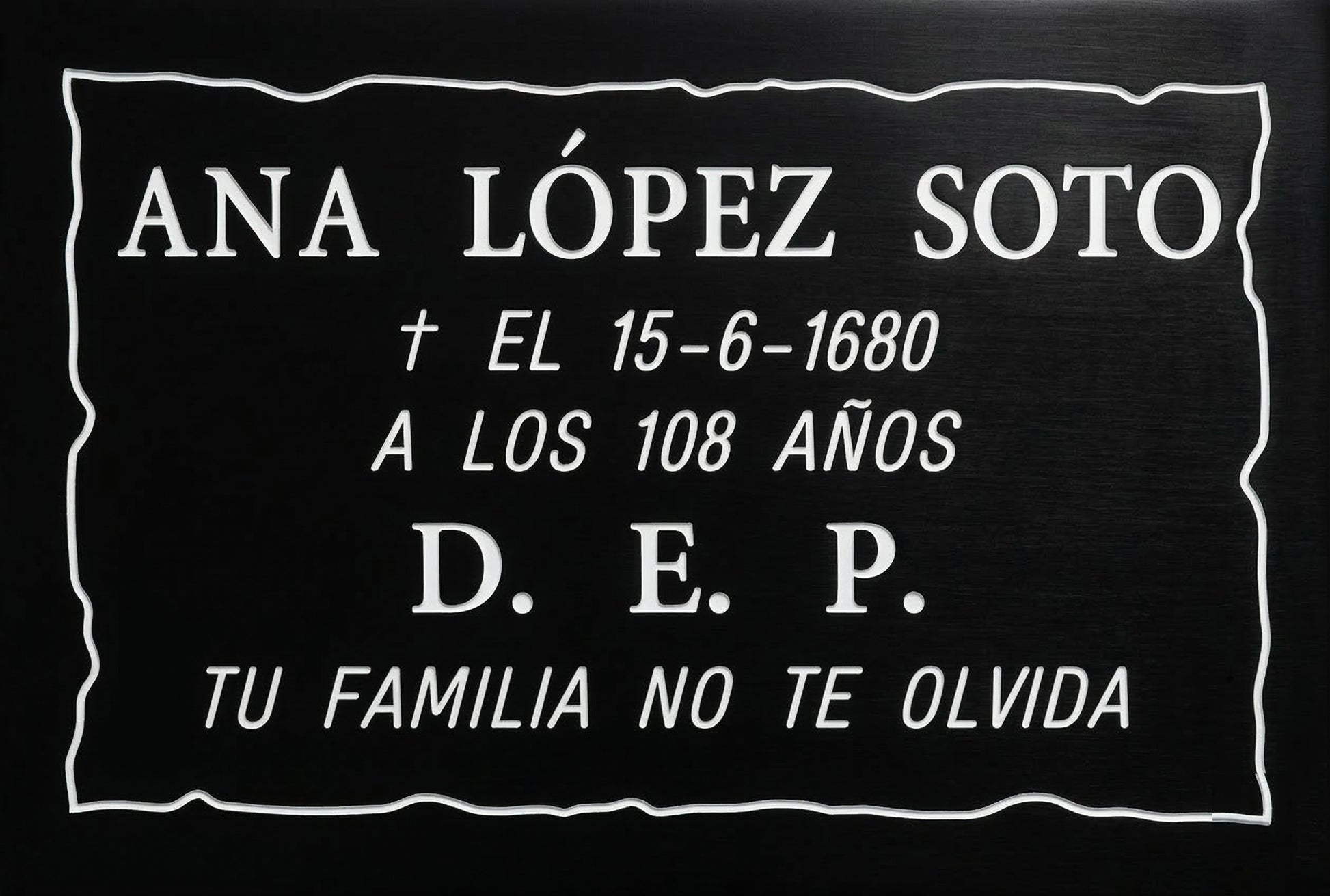 Placas de aluminio con acabados premium – Grabado profesional