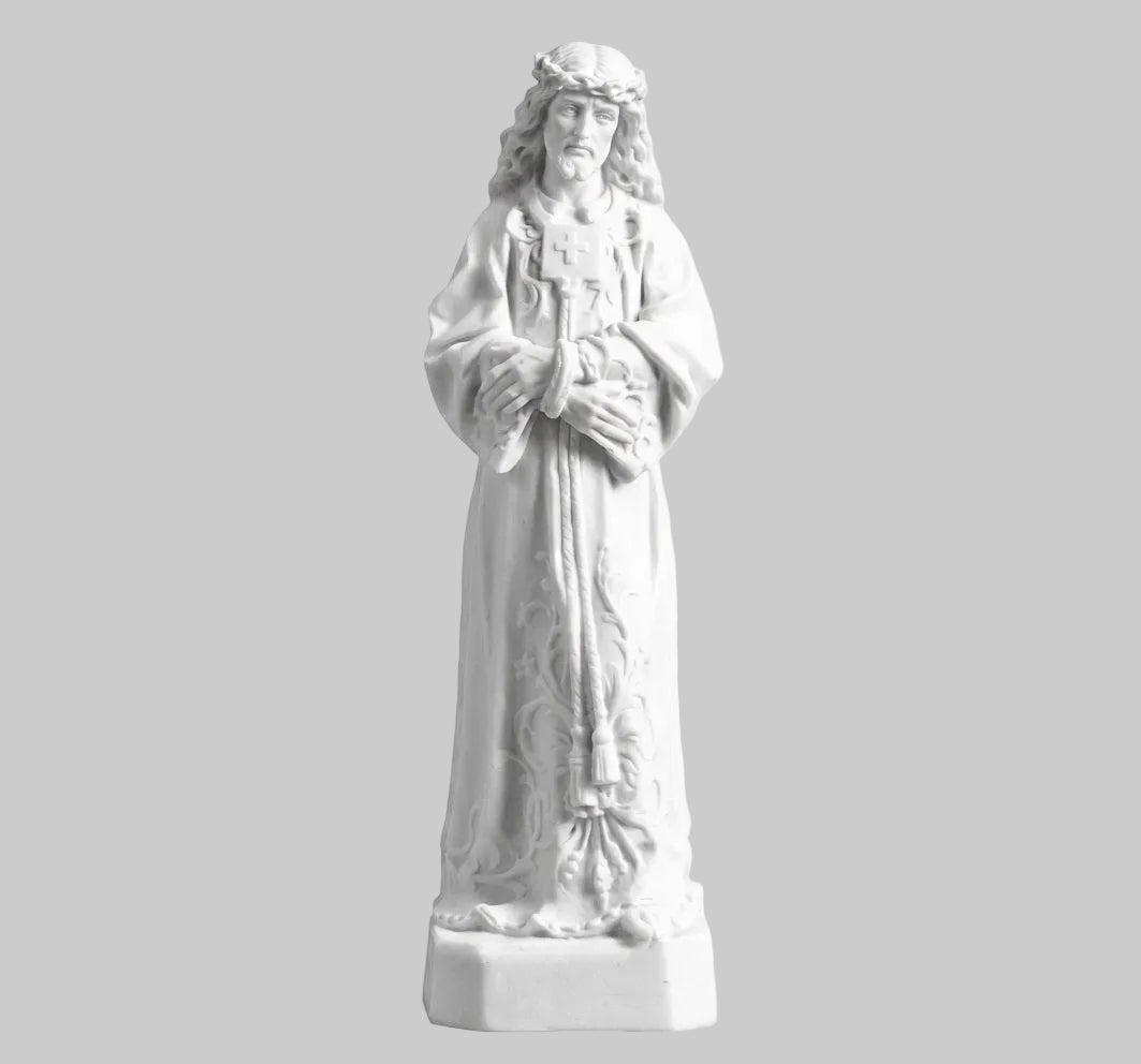 Figura de Cristo de Medinaceli en marmolina de 32 cm para la decoración de lápidas. Resistente y apta para uso exterior en cementerios.