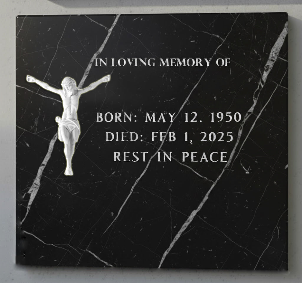 El Cristo INRI MR 6210 está elaborado en mármol sintético de alta calidad, un material especialmente diseñado para resistir la intemperie