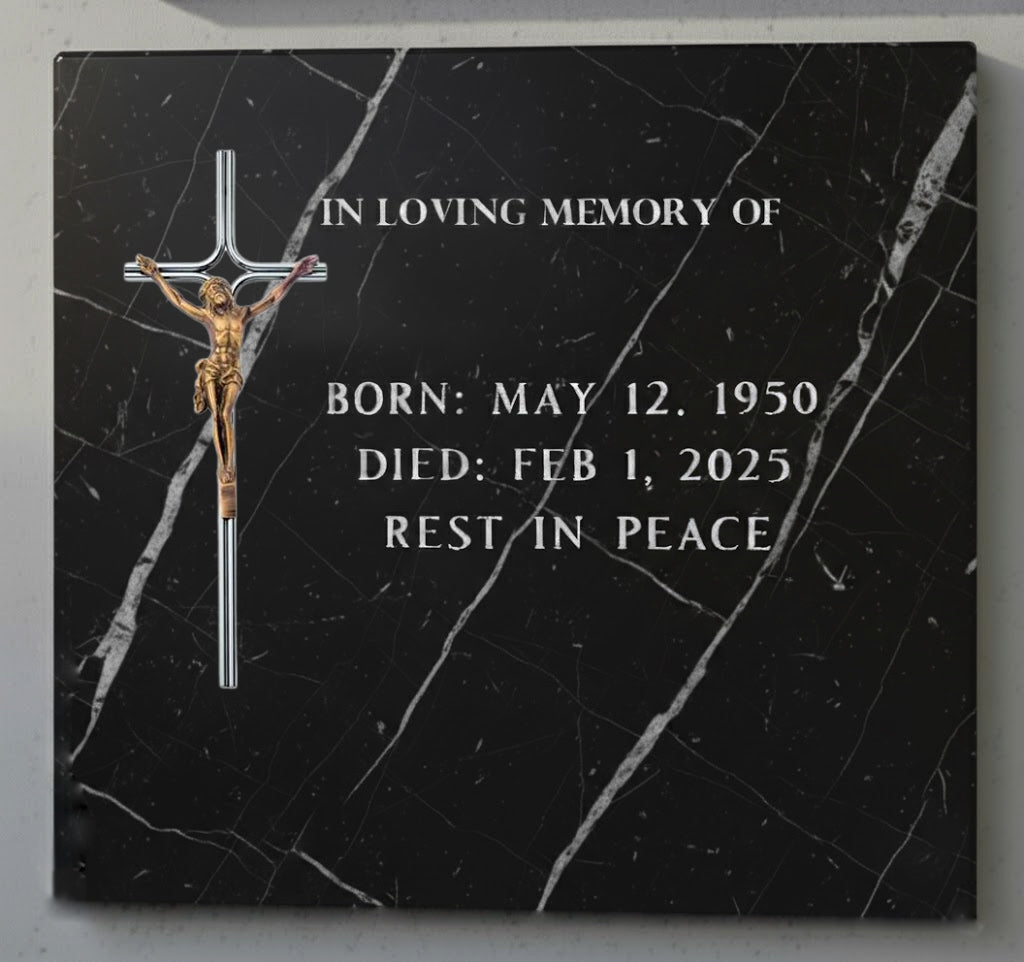 La cruz con Cristo para lápidas modelo AI 2100 está elaborada en acero inoxidable y cuenta con un Cristo de bronce