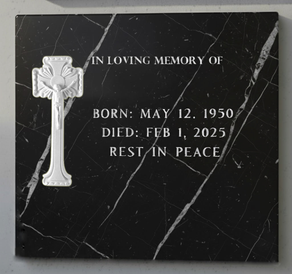 La Cruz con Cristo modelo MR 6106 está elaborada en mármol sintético, un material altamente resistente a la intemperie y especialmente indicado para exteriores