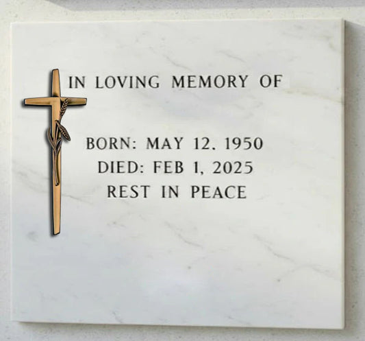 La cruz con espigas modelo BR 2286 está elaborada en bronce, un material tradicional en arte funerario por su resistencia, durabilidad y belleza clásica.