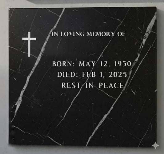 La Cruz modelo MR 6916 de 12 cm está fabricada en mármol sintético