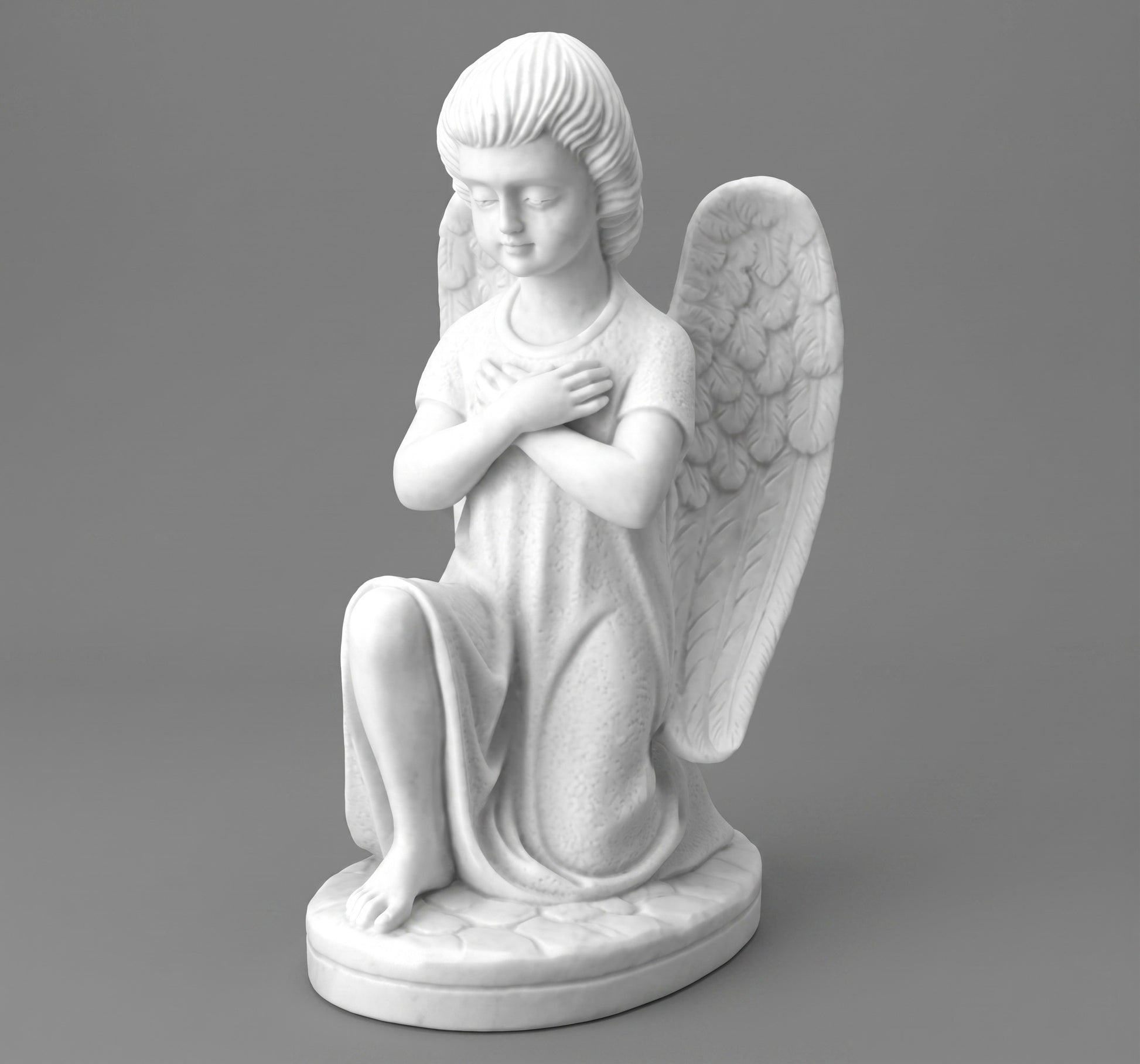 Elegante escultura de ángel arrodillado en mármol sintético de alta calidad. Disponible en 25 y 38 cm. Acabado artesanal de gran detalle, ideal para decoración de interiores o exteriores. Resistente y duradero.
