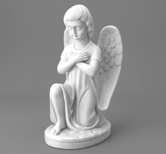 Elegante escultura de ángel arrodillado en mármol sintético de alta calidad. Disponible en 25 y 38 cm. Acabado artesanal de gran detalle, ideal para decoración de interiores o exteriores. Resistente y duradero.