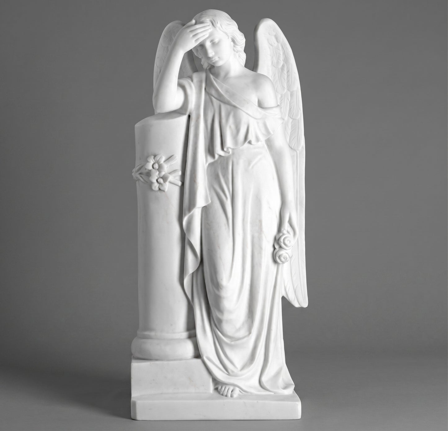 Estatua de Ángel con Columna (80 cm) en mármol sintético. Alta durabilidad, detalle artístico y fijación a suelo. Disponible también en 106 cm (Ref: MR 7278). ¡Infórmese!