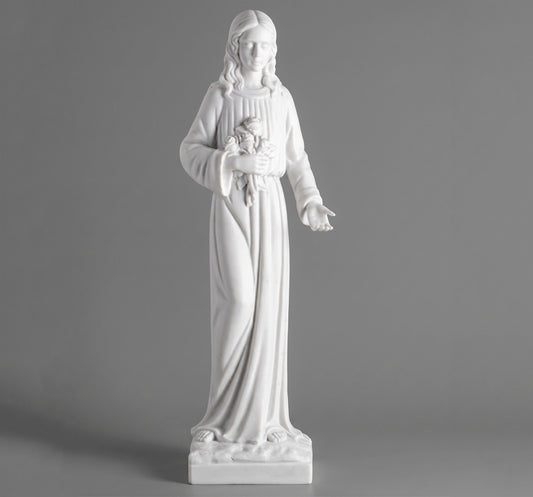 Compra la Escultura Joven Ofrenda de 88 cm (MR 6904). Fabricada en mármol sintético de alta resistencia, ideal para fijación a suelo en cementerios o jardines.