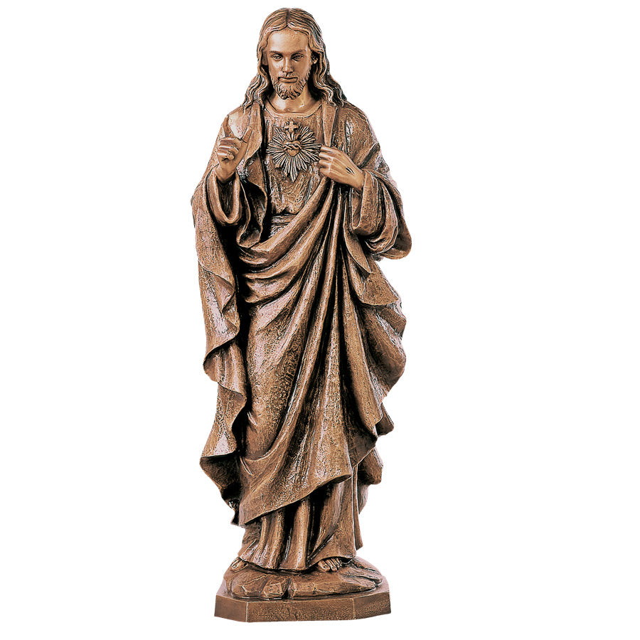 Imagen del Sagrado Corazón de Jesús en bronce fundido para panteones y monumentos. Disponible en 60 y 81 cm. Alta resistencia exterior y acabado artístico de lujo.