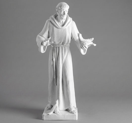 Adquiere esta elegante escultura de San Francisco (85 cm) en mármol sintético. Acabado artesanal de alta durabilidad, ideal para decoración interior y jardines.