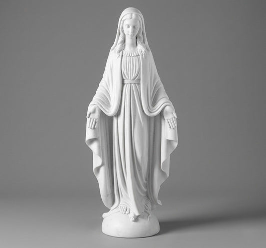 Elegante escultura de la Virgen Inmaculada disponible en 73 cm y 117 cm. Fabricada en marmolina de alta resistencia, ideal para altares, monumentos o cementerios. Acabados detallados de gran calidad espiritual y durabilidad al exterior.