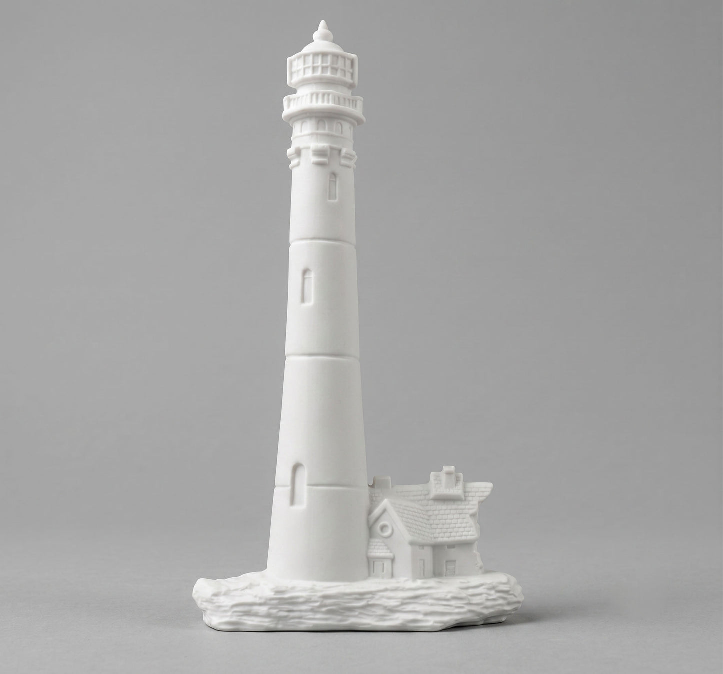 El faro decorativo MR 6918 es una pieza simbólica diseñada específicamente para ornamentar tumbas y nichos. Fabricado en mármol sintético de alta calidad, esta pieza combina la estética clásica del mármol con una gran durabilidad, siendo totalmente resistente a las inclemencias del tiempo, a los rayos UV y a los cambios de temperatura.