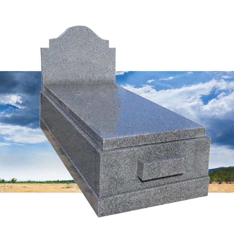 Lápida en granito Gris Quintana modelo tipo mixto de 12 cm, fabricada a medida para sepultura. Diseño sólido y servicio profesional en Madrid.