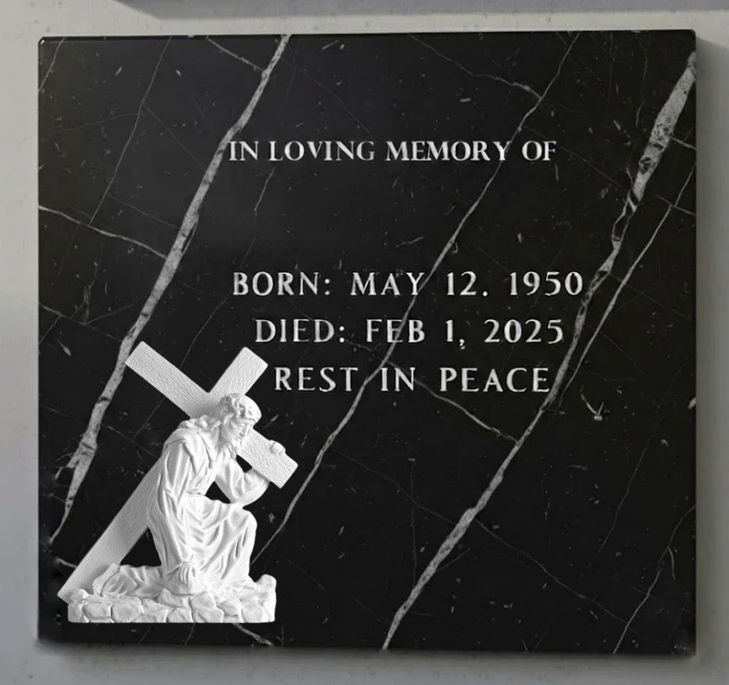 El Cristo Nazareno modelo MR 6132 de 35 cm está elaborado en mármol sintético