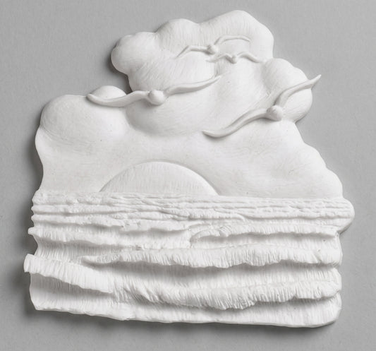El paisaje marino MR 6987 es una pieza ornamental detallada, diseñada específicamente para el embellecimiento de lápidas y nichos. Fabricada en mármol sintético de alta calidad, esta pieza combina la estética clásica del mármol con una durabilidad superior, siendo totalmente resistente a la intemperie, los rayos UV y los cambios de temperatura.