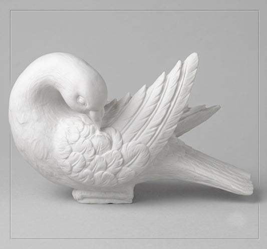 La Paloma MR 6580 está elaborada en mármol sintético de alta calidad, especialmente diseñada para la decoración de lápidas y monumentos funerarios.