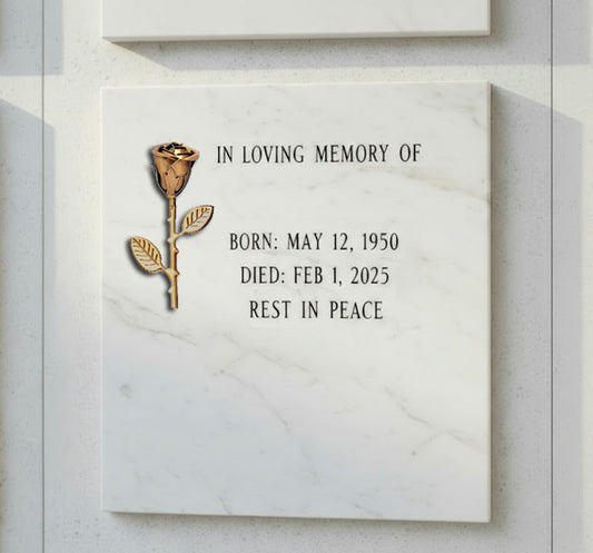 El Capullo de Rosa BR 1342 está elaborado en latón de alta calidad y diseñado especialmente para la decoración de lápidas y monumentos funerarios