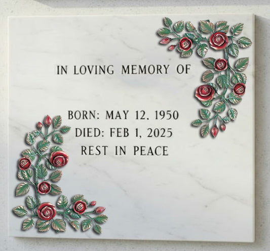 El Ramo de Rosas BR 1996 IDR está fabricado en bronce de alta calidad, pintado a mano y lacado al horno. 