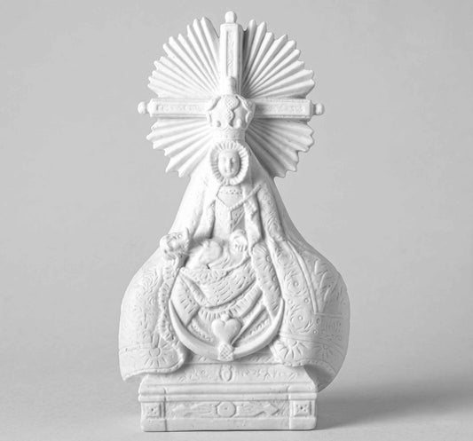 Compra la figura de la Virgen de Las Angustias en marmolina de 28 cm. Una pieza artesanal con un acabado impecable y gran nivel de detalle. ¡Haz tu pedido!