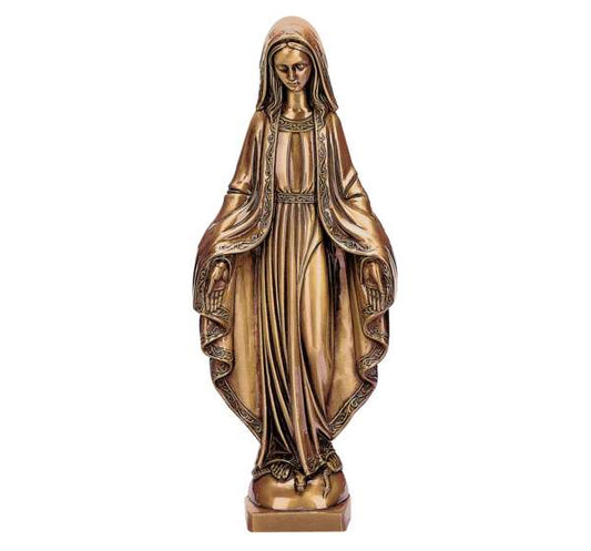 Espectacular aplique de la Virgen Inmaculada fabricado en bronce fundido (40 cm). Una escultura central de gran formato y resistencia eterna para lápidas.