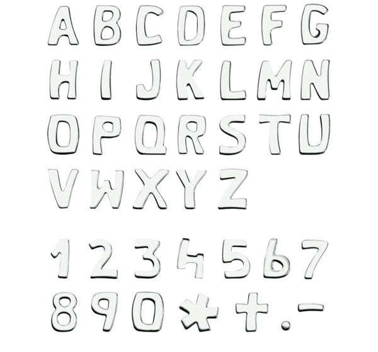 Letras adhesivas de acero inoxidable para lápidas, disponibles en tamaños de 5 cm y 3 cm. Resistentes al exterior, fácil colocación y acabado duradero.