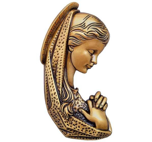 Gran figura de la Virgen Niña en bronce fundido (29 cm). El aplique central perfecto para dar elegancia, dulzura y resistencia eterna a lápidas y panteones.